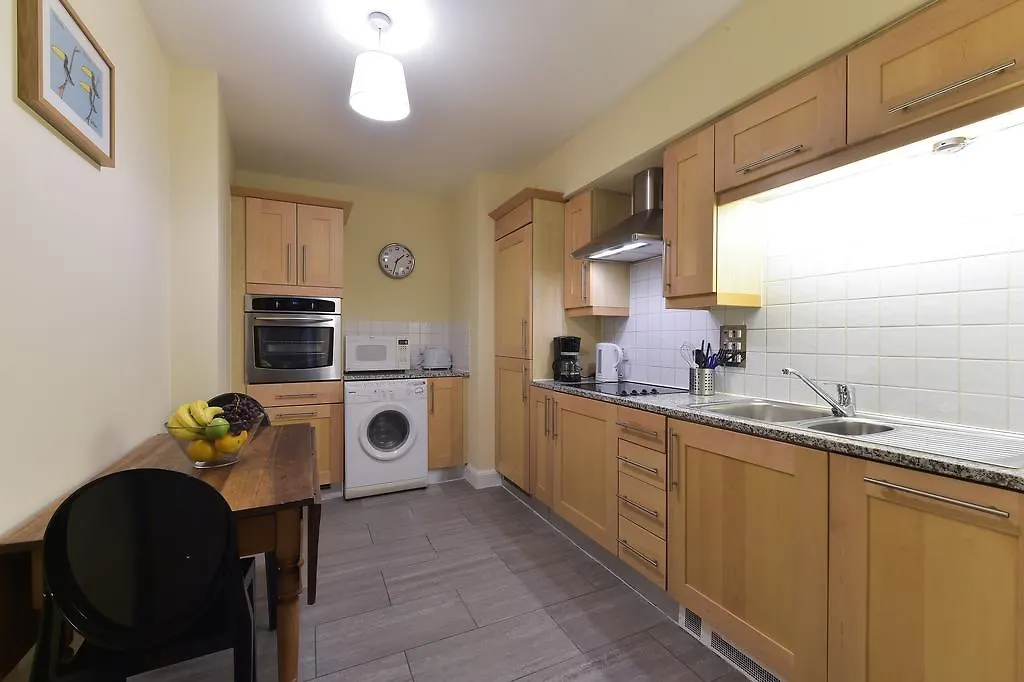 Beautiful 4-Bedroom Flat In London Bridge/Borough!