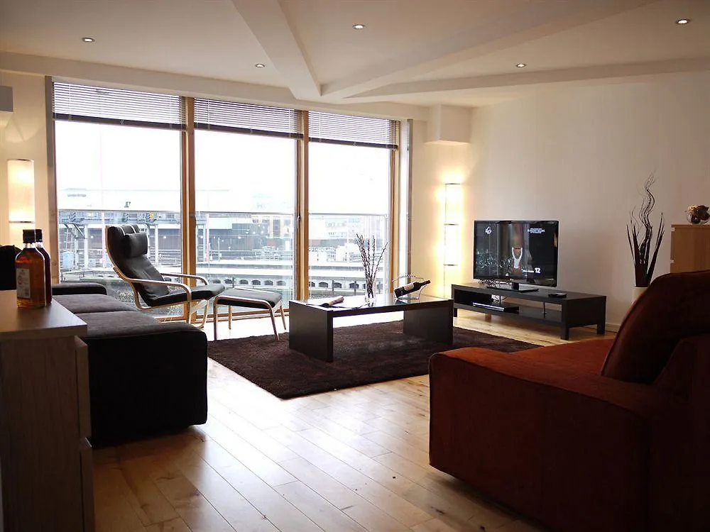 Beautiful 4-Bedroom Flat In London Bridge/Borough!