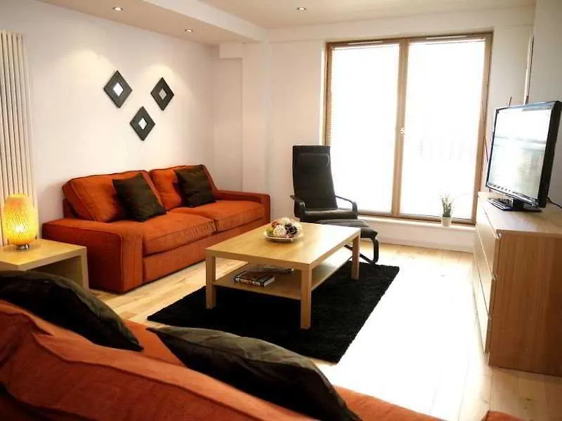 Beautiful 4-Bedroom Flat In London Bridge/Borough!