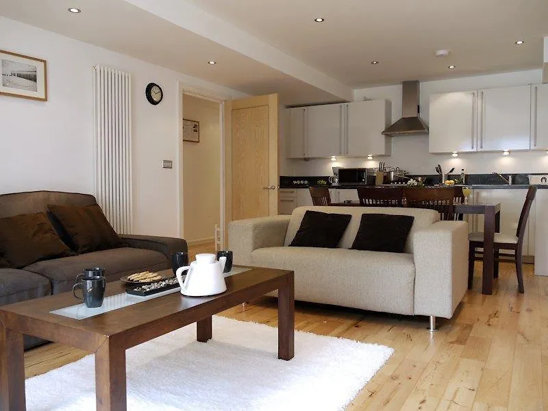 Beautiful 4-Bedroom Flat In London Bridge/Borough!